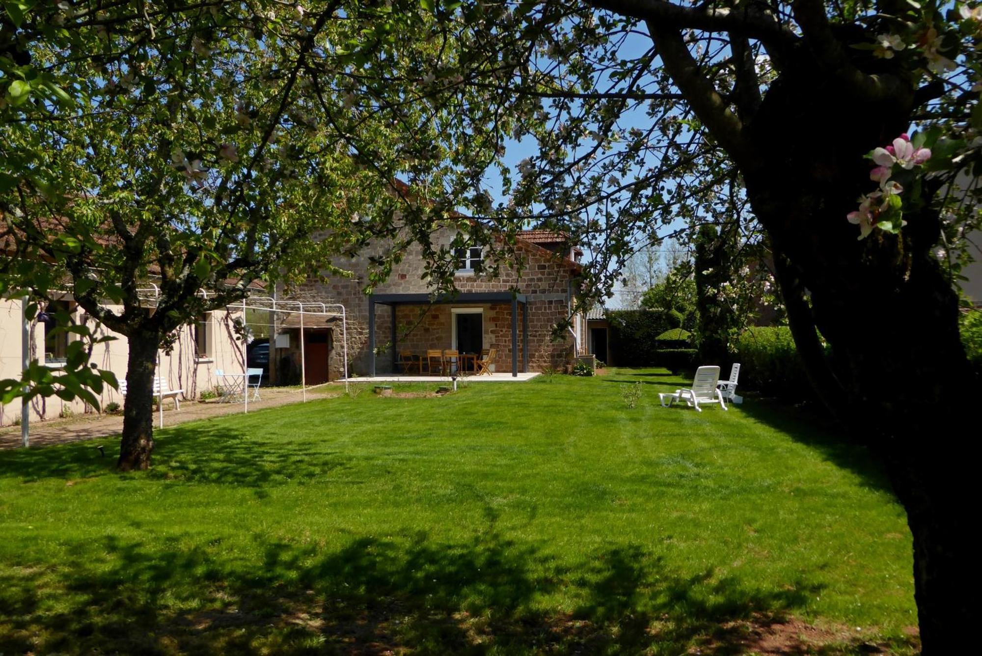 L'Oustal Des Bons Vivants Conques-en-Rouergue Luaran gambar